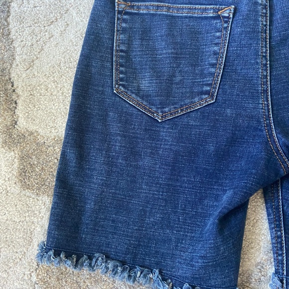 Vigoss // Marley Bermuda Denim Short // Size 27 - Picture 10 of 10